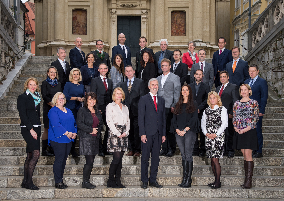 Das Team des Landesrechnungshofes © Fotostudio Helmut Reisinger GmbH Das Team des Landesrechnungshofes © Fotostudio Helmut Reisinger GmbH
